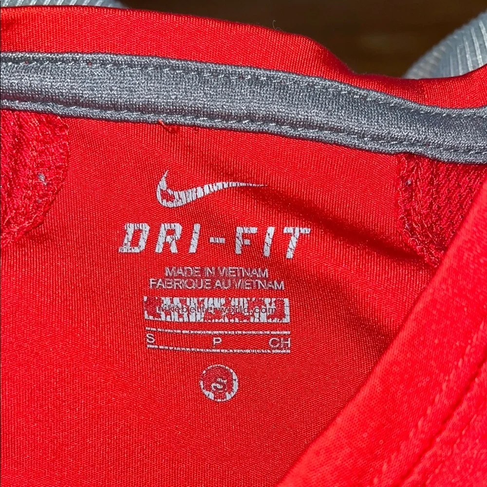 Nike Red Short Sleeve Tee with Iconic Swoosh - Picture 3 of 4